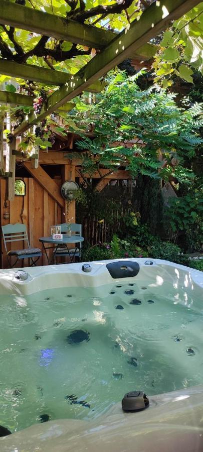 La Cabane Du Bon Chemin ,Spa Laval  Exterior foto